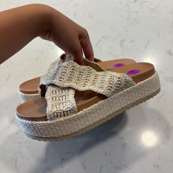NWOT DV Dolce Vita Sivan Platform Sandal - Picture 3 of 6